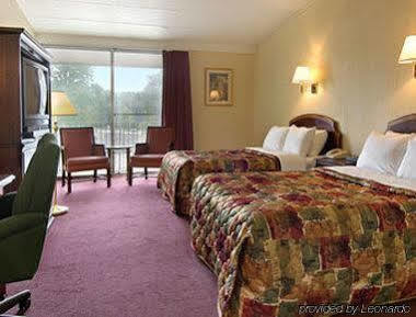 Days By Wyndham Indiana Dunes National Park Hotel